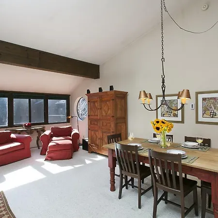 Mammoth Village Properties By 101 Great Escapes Mammoth Lakes Room photo